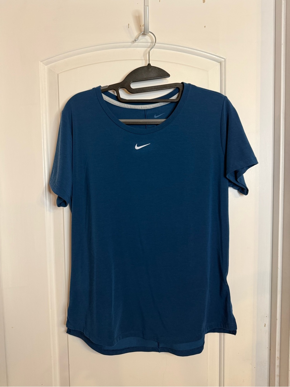 Nike Women’s Short-Sleeve Crew Neck Tee in Teal Blue